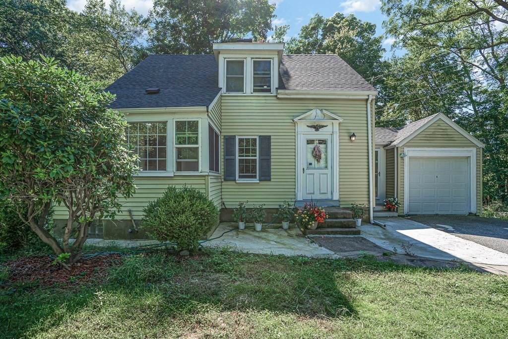 404 Lincoln St - Photo 1
