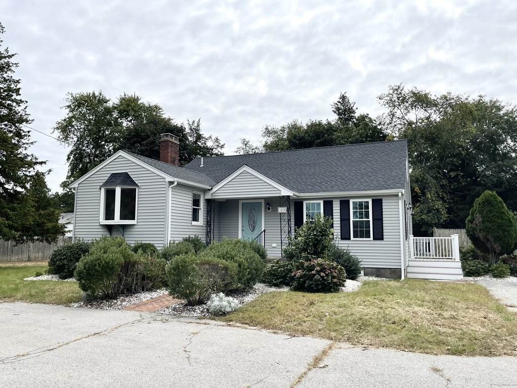 1619 Ocean St - Photo 1