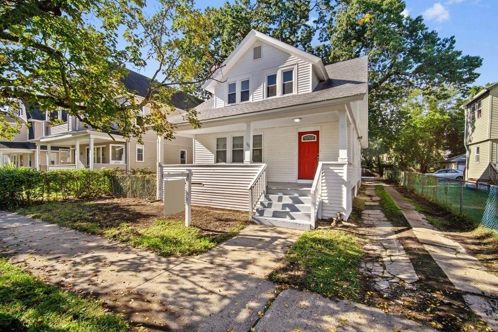 196 Oak Grove Ave - Photo 1