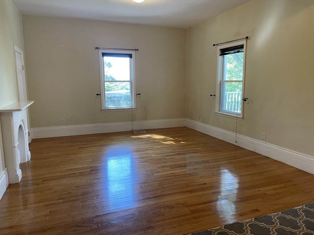 10 Hillside Cir - Photo 1