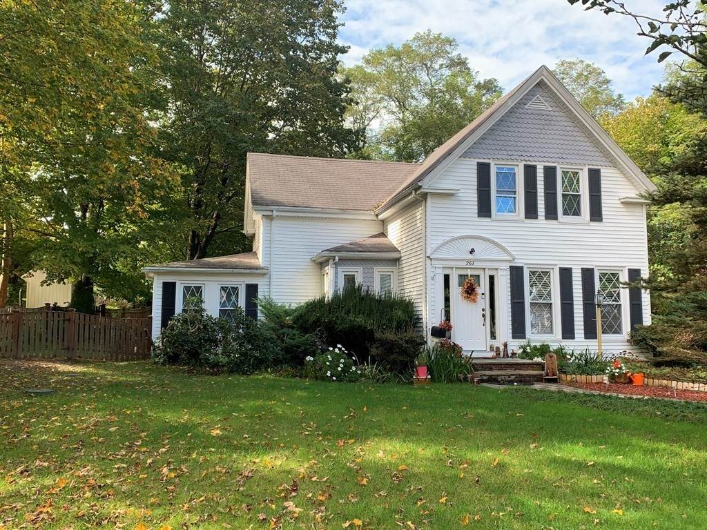 261 Morton St - Photo 1