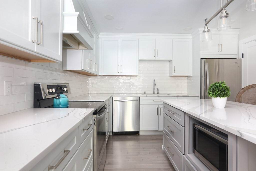 15 Sleeper St - Photo 1