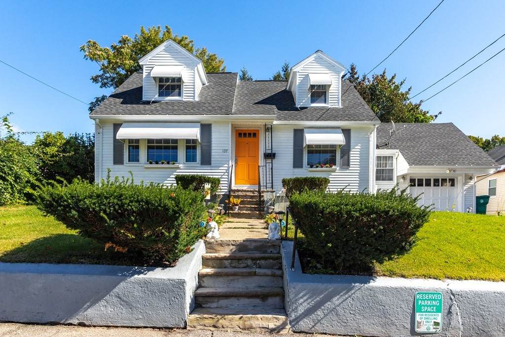 137 Myrtle St - Photo 1