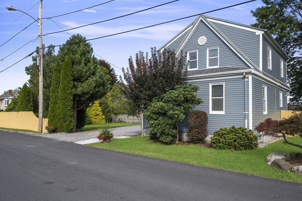 22 Union Ave - Photo 1