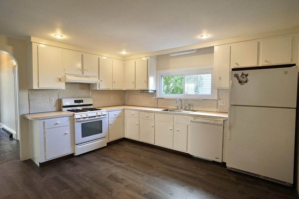 3 Beacon St - Photo 1