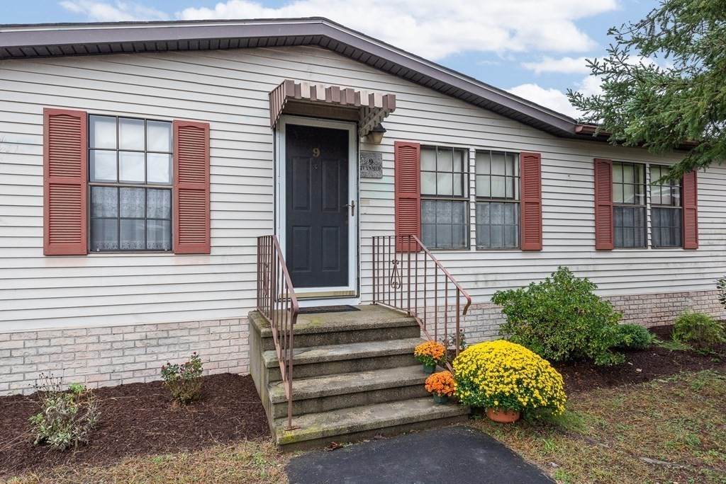 9 Ivanhoe Lane - Photo 1