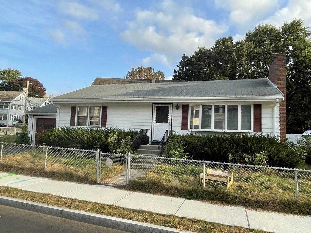 135 Nichols Avenue - Photo 1