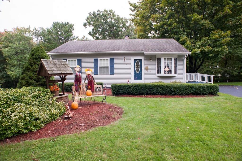 24 Susanne Dr - Photo 1