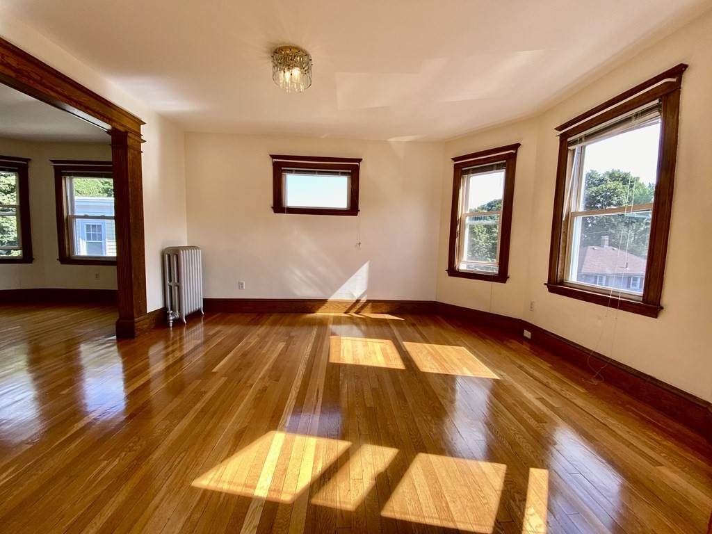 103 Farquhar St - Photo 1