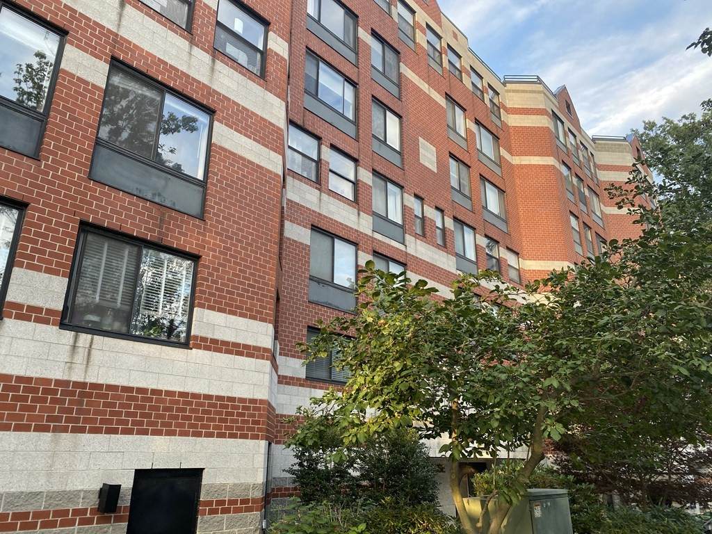 1933 Commonwealth Ave - Photo 1