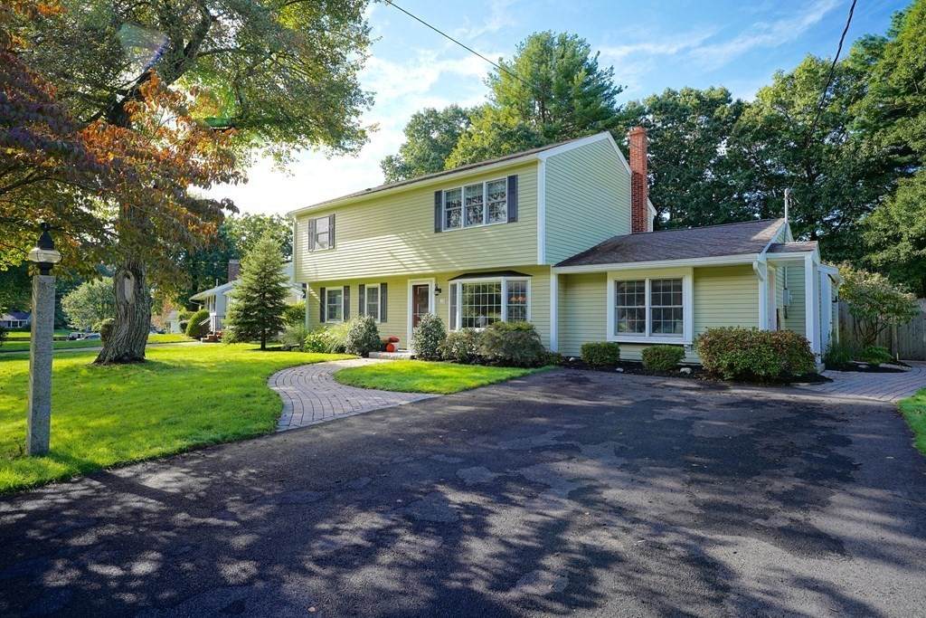 16 Allen Lane - Photo 1