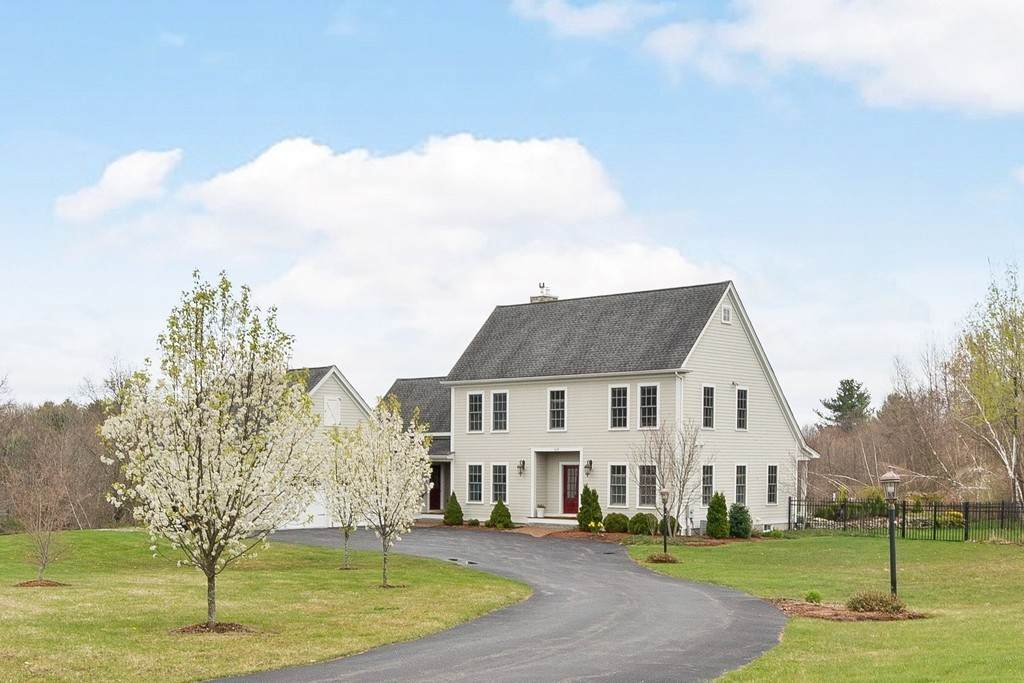 614 South St - Photo 1