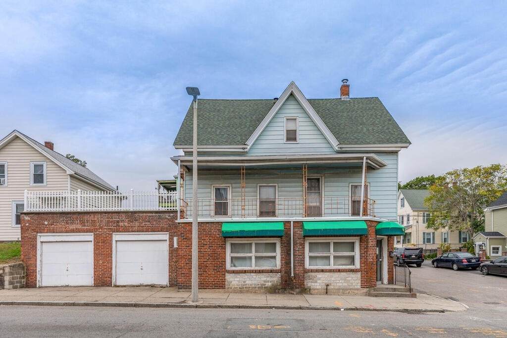 1505 Hyde Park Ave - Photo 1