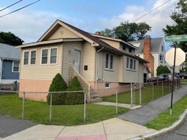 18 Mayflower Road - Photo 1
