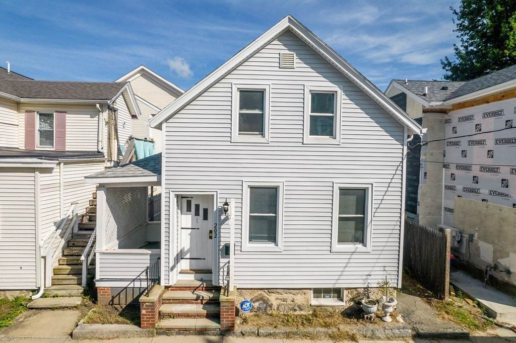 202 Cedar St - Photo 1