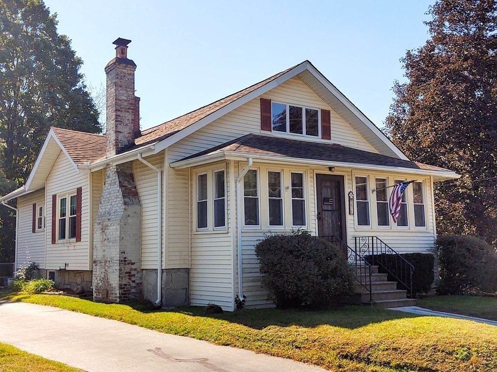 271 Webster St - Photo 1
