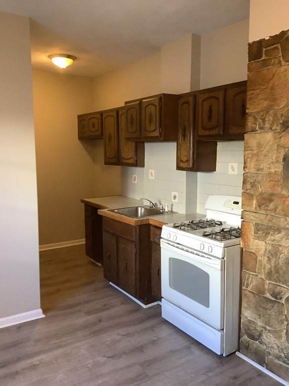 2 Elmwood - Photo 1
