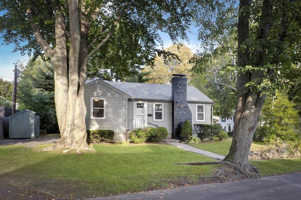 15 Mohawk Road - Photo 1