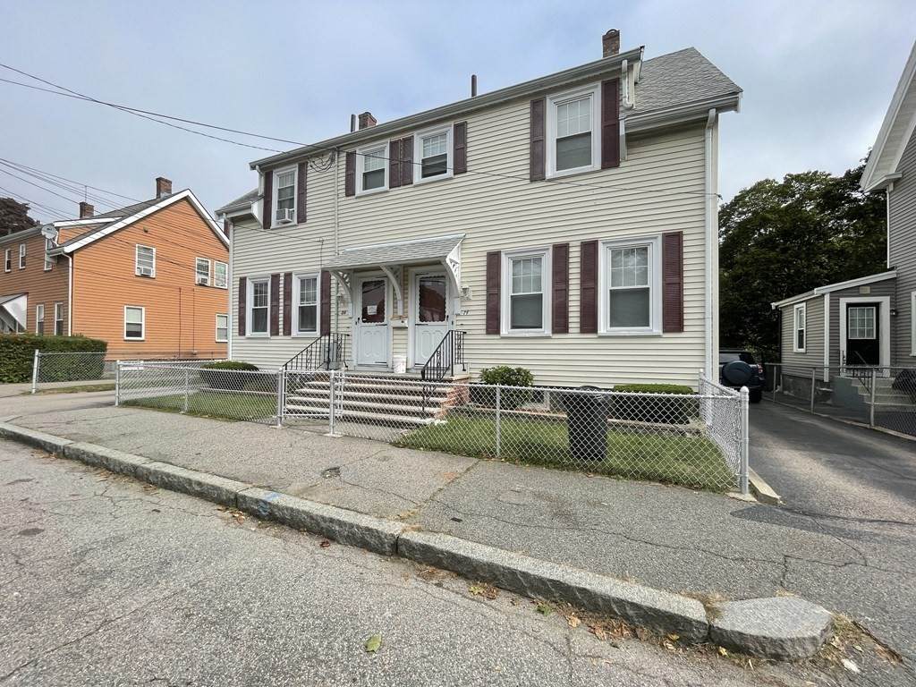 26 Hall Pl - Photo 1