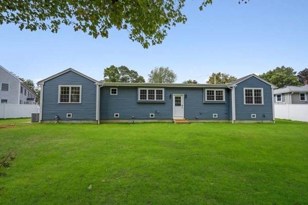 36 Rhodes Circle - Photo 1