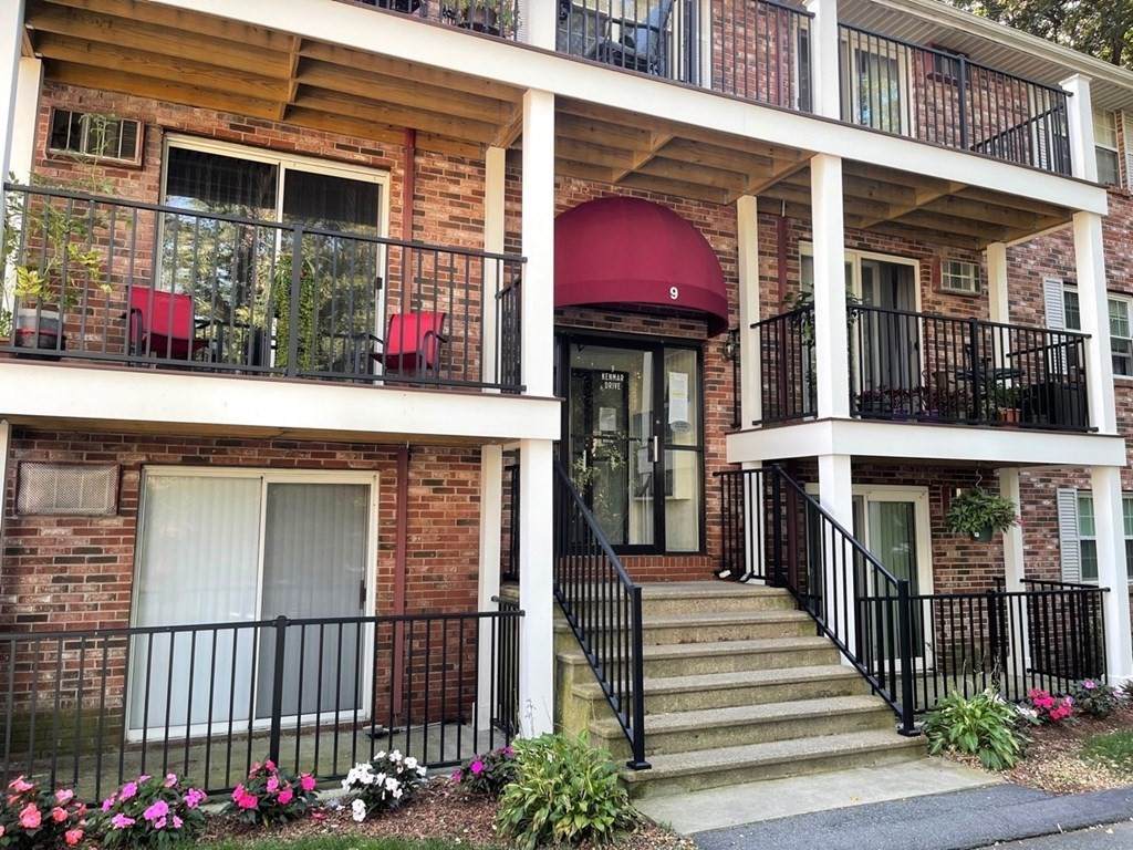 9 Kenmar Dr - Photo 1