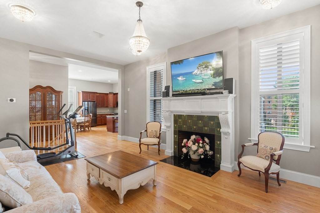 203 Middle - Photo 1