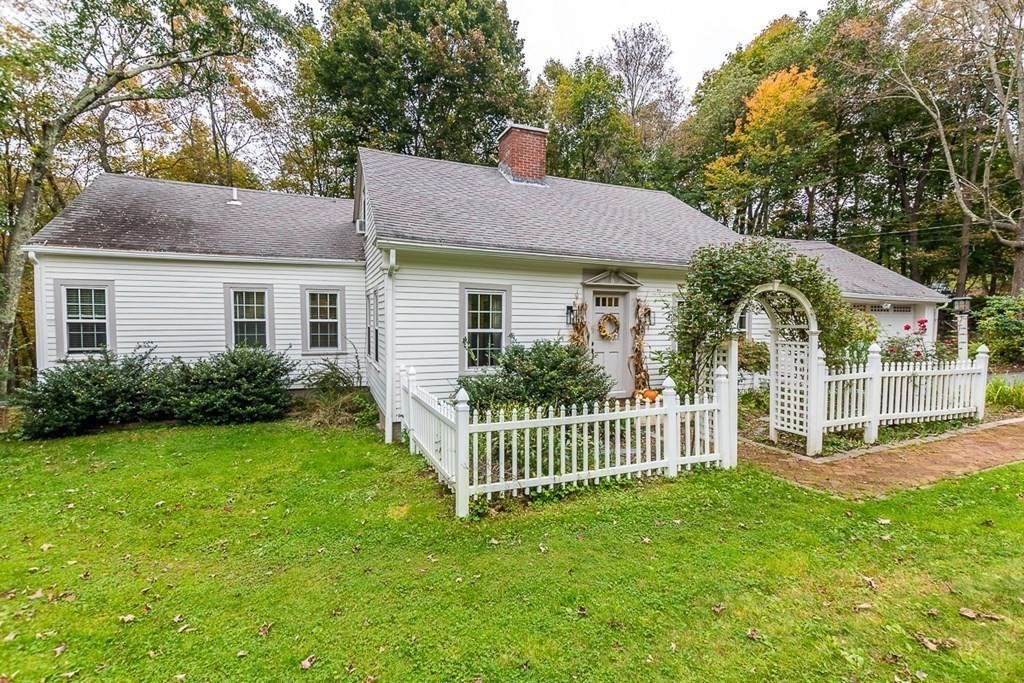 845 Hill St - Photo 1
