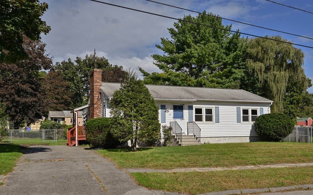 17 Goldsmith Dr - Photo 1