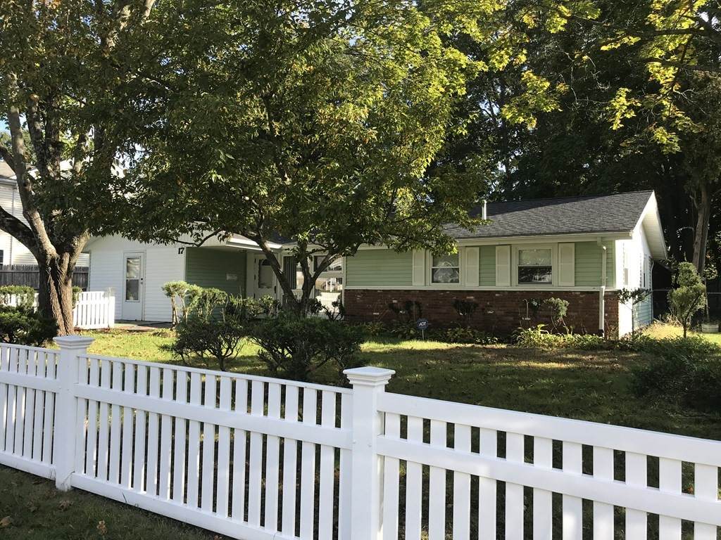 17 Brookfield Dr - Photo 1