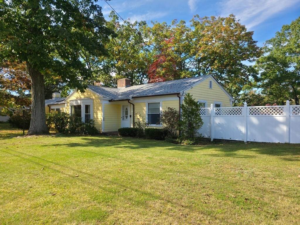 668 Lenox St - Photo 1