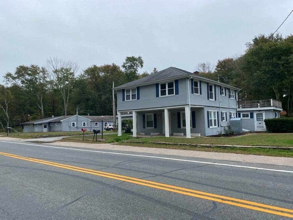 440 Main St - Photo 1