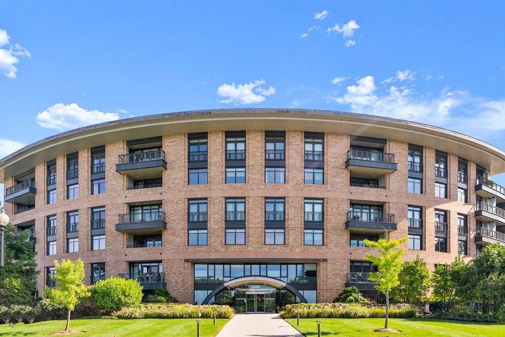 2400 Beacon St - Photo 1
