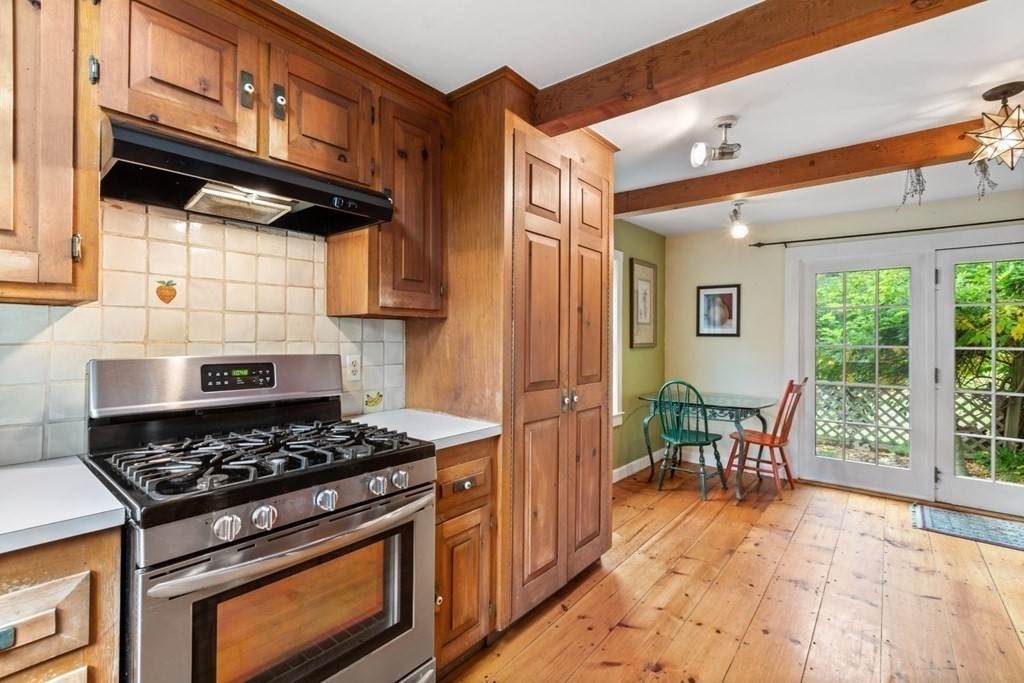 344 Winter St - Photo 1