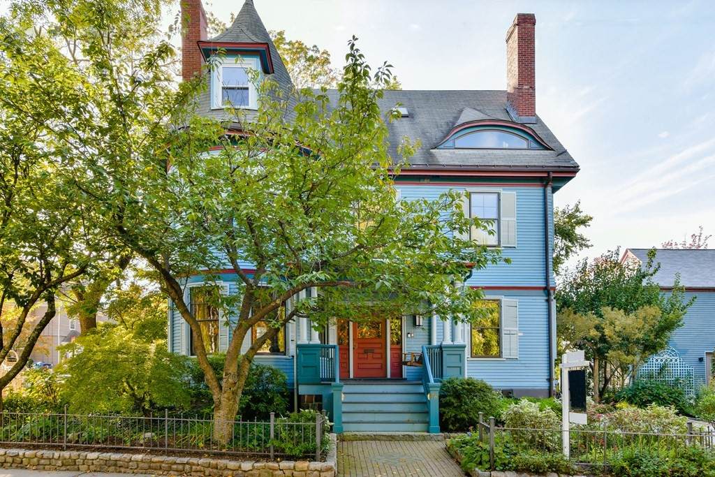 98 Raymond Street - Photo 1