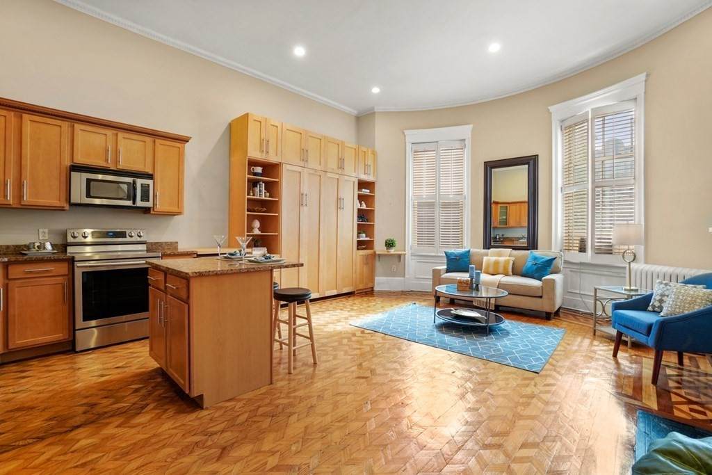 195 Beacon Street - Photo 1