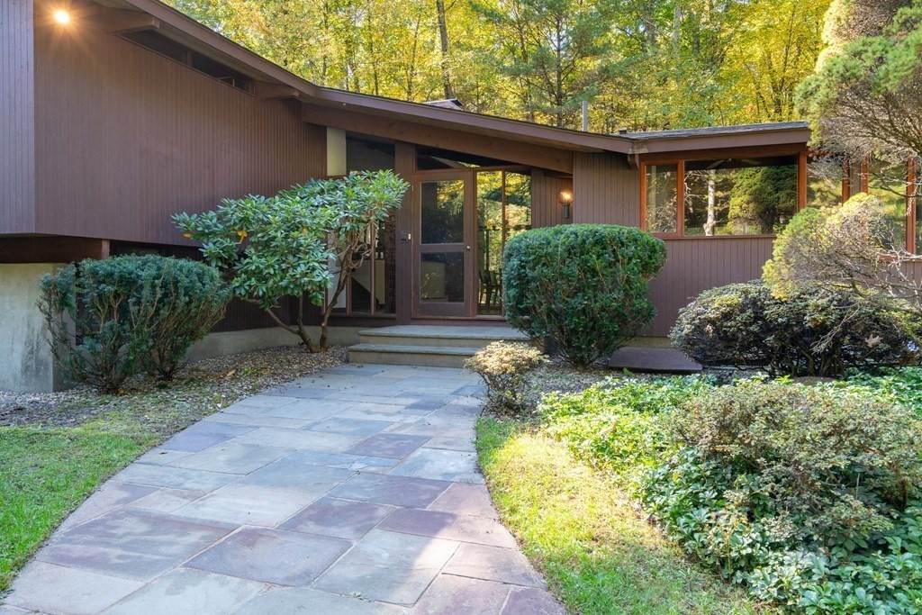148 Stoney Gate - Photo 1