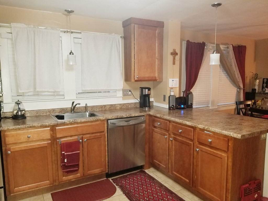123 Lincoln Ave - Photo 1