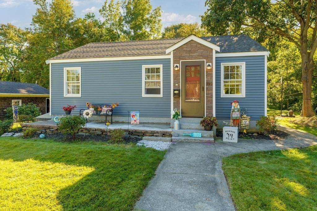199 Grove Ave - Photo 1
