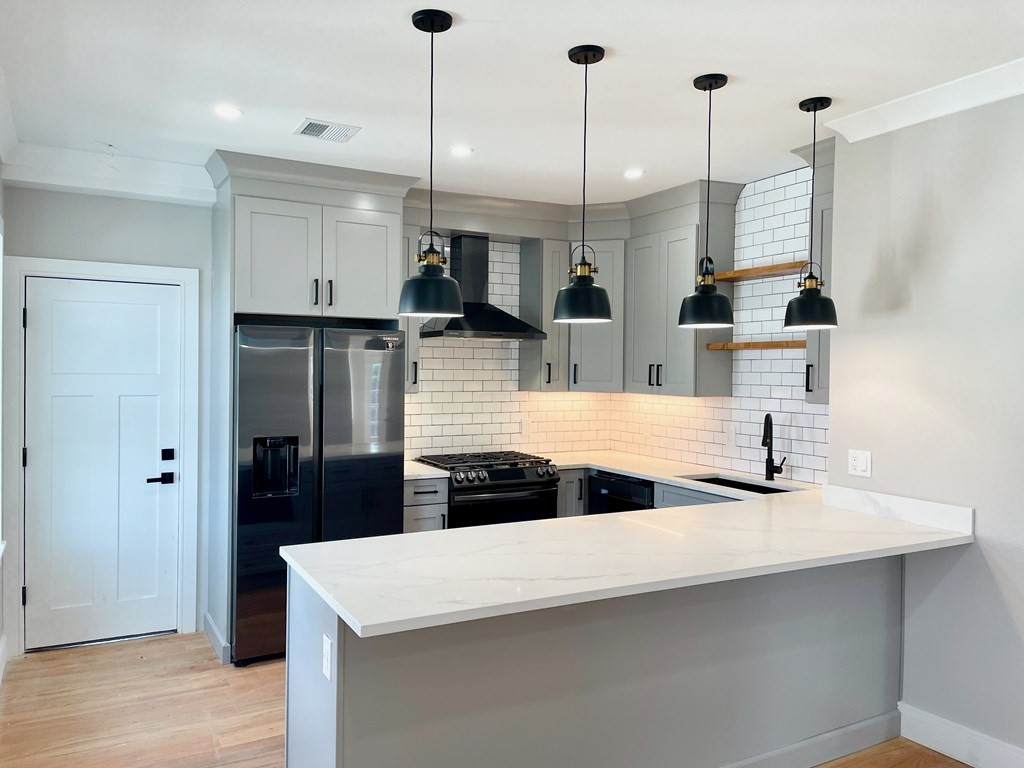 640 Adams St - Photo 1