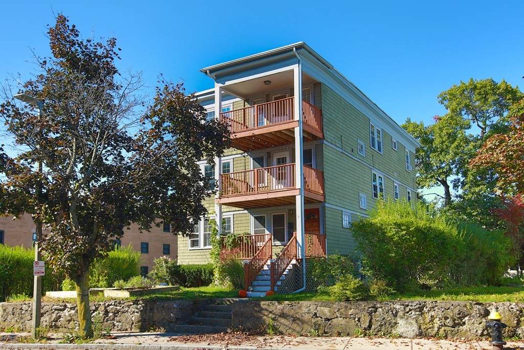 171 Forest Hills - Photo 1