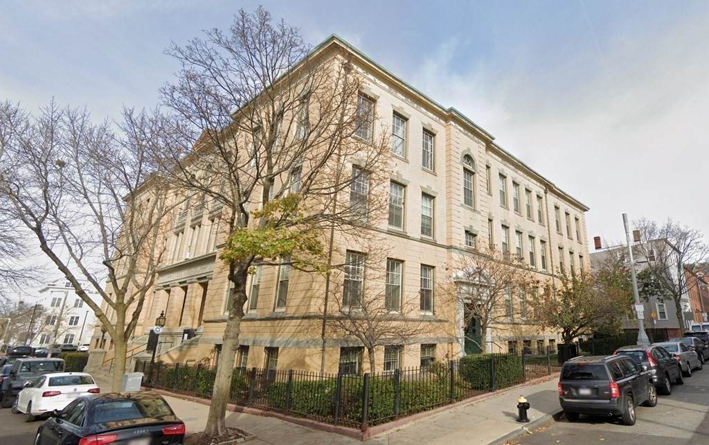 350 W 4Th St - Photo 1