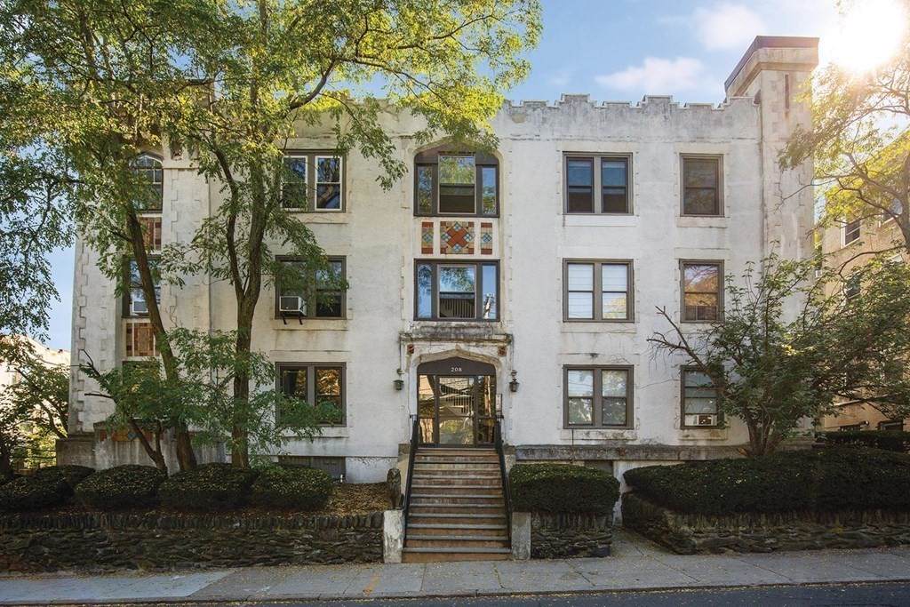 208 Allston St - Photo 1