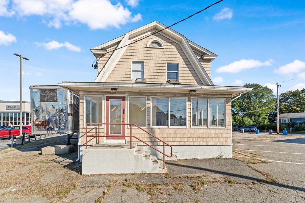 1074-1078 Washington Street - Photo 1