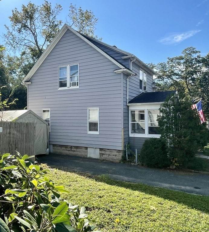 24 Westwood Ave - Photo 1