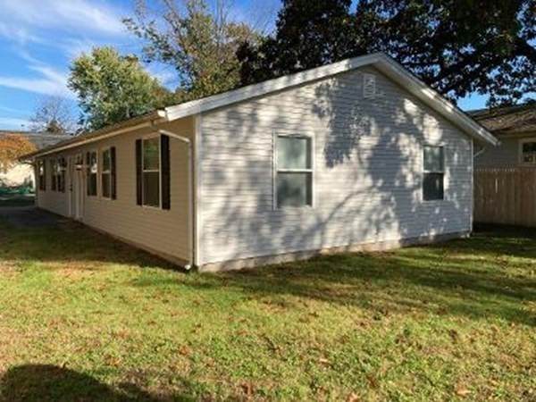 82-84 Phillips Ave - Photo 1