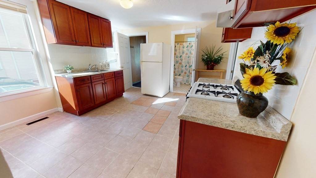 112 Dudley - Photo 1