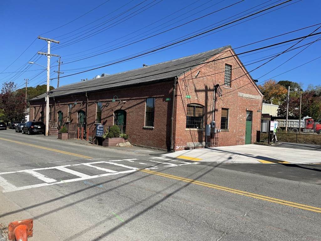 15 Railroad - Photo 1