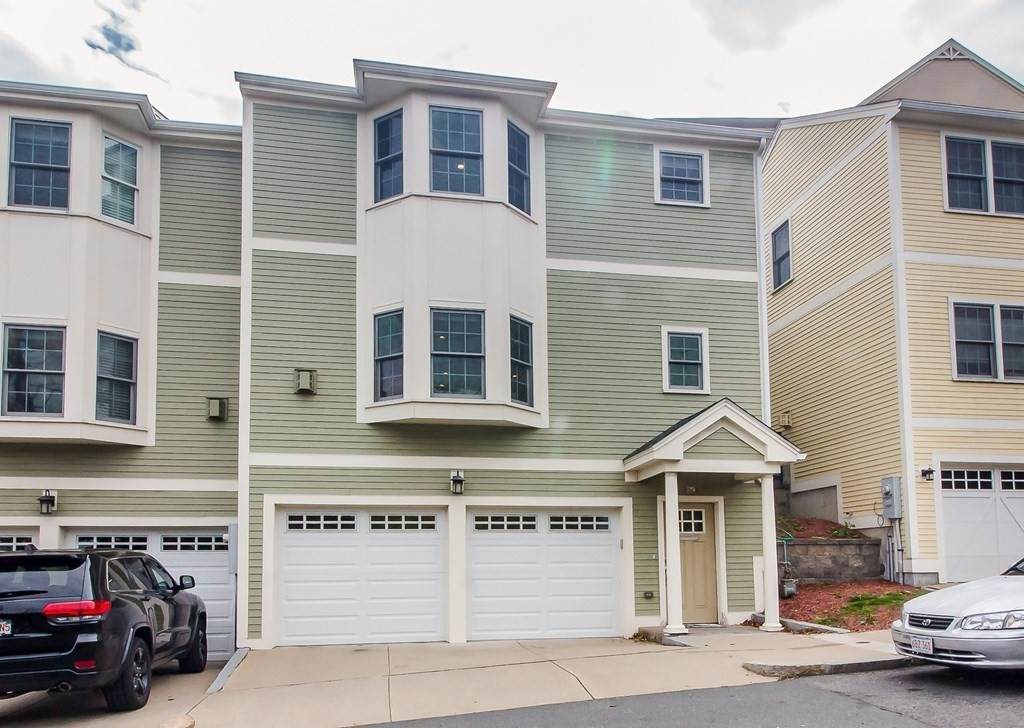 62 Newton St - Photo 1