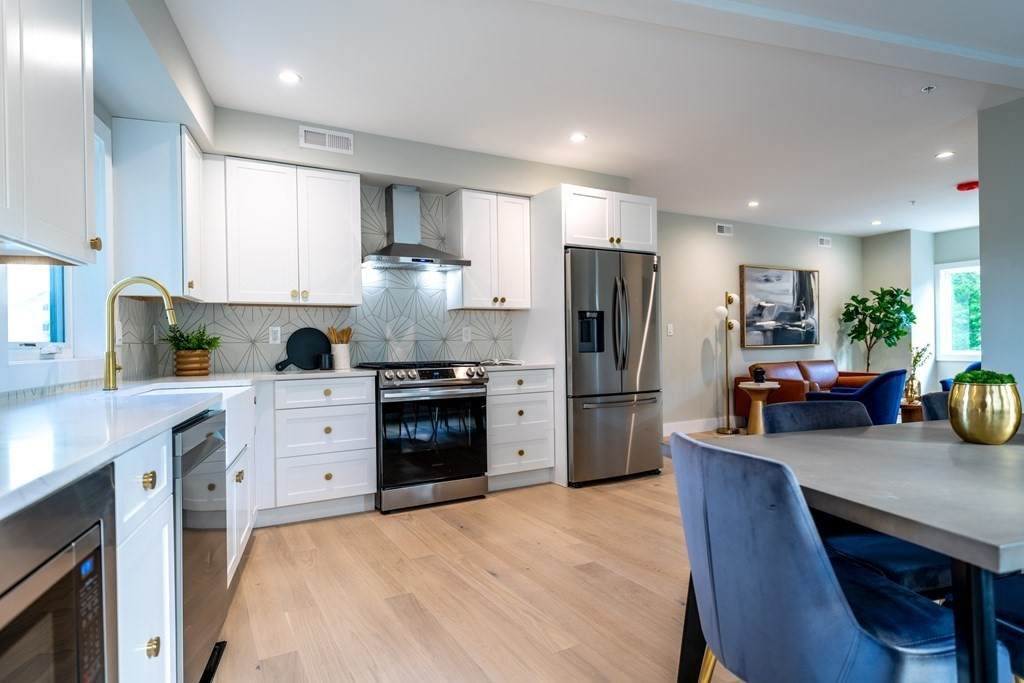 110 Maywood Street - Photo 1