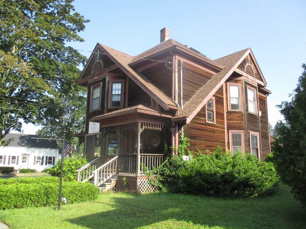 743 Main St - Photo 1